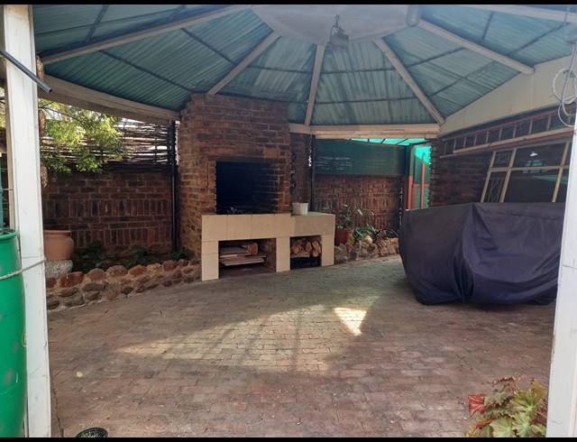 4 BEDROOM HOUSE FOR SALE IN VANDERBIJLPARK SW